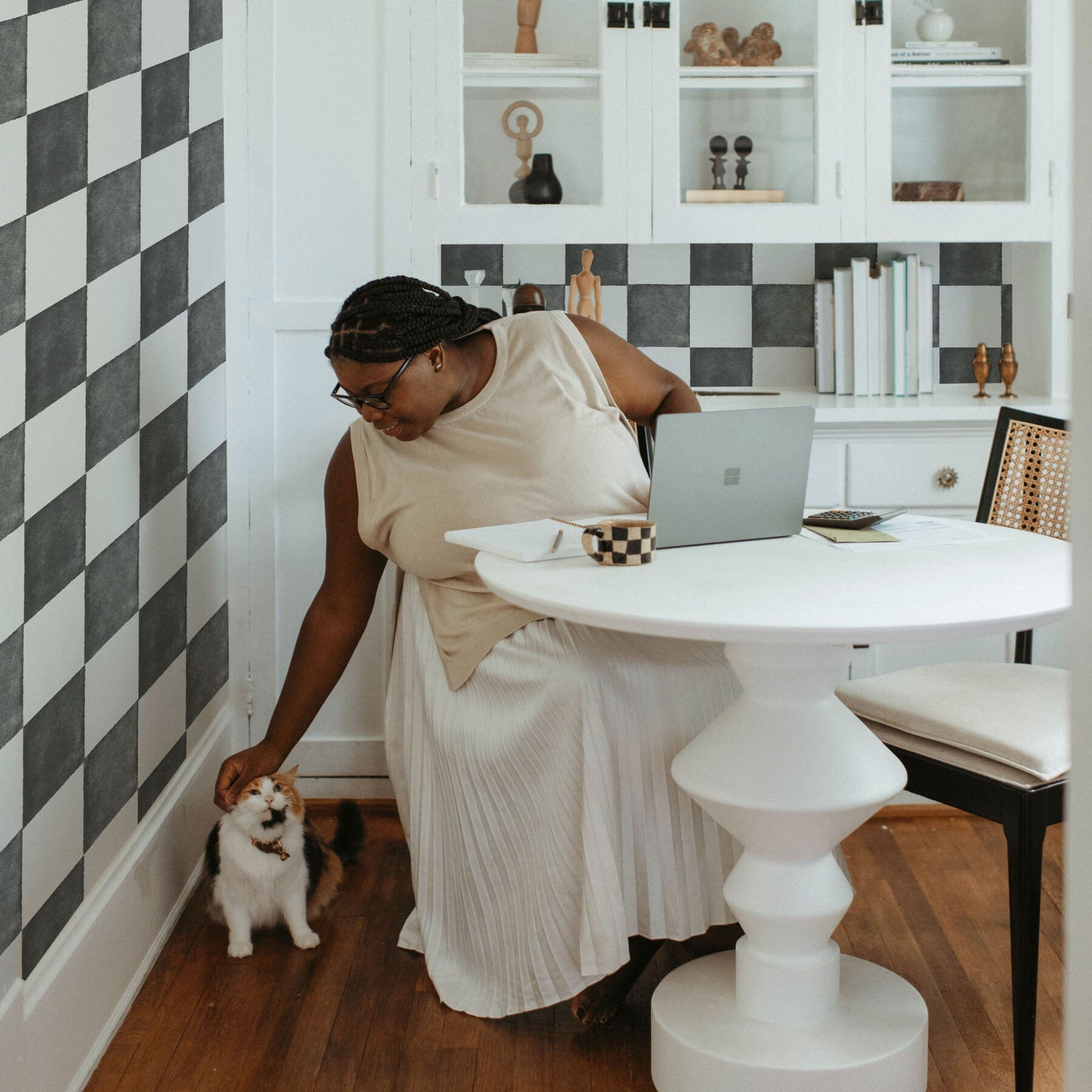 Timeless Elegance: Black and White Checkered Wallpaper for Stylish Home Décor