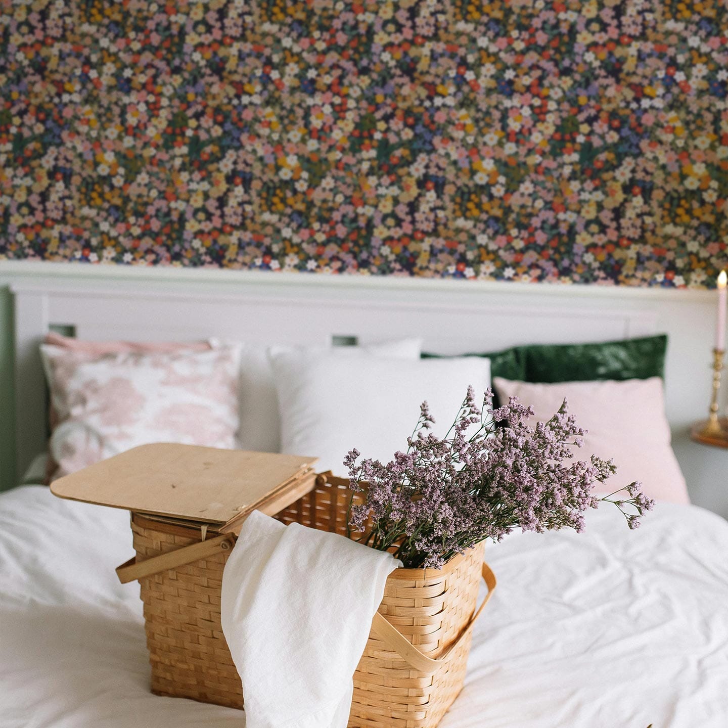 Floral Harmony Wallpaper